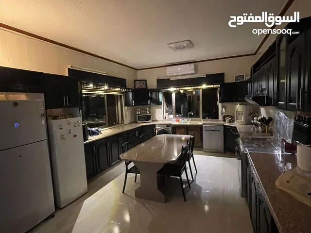 600 m2 More than 6 bedrooms Villa for Sale in Amman Um El Summaq