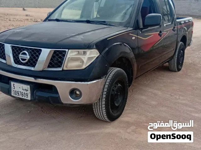 2012 نيسان نافارا LE
