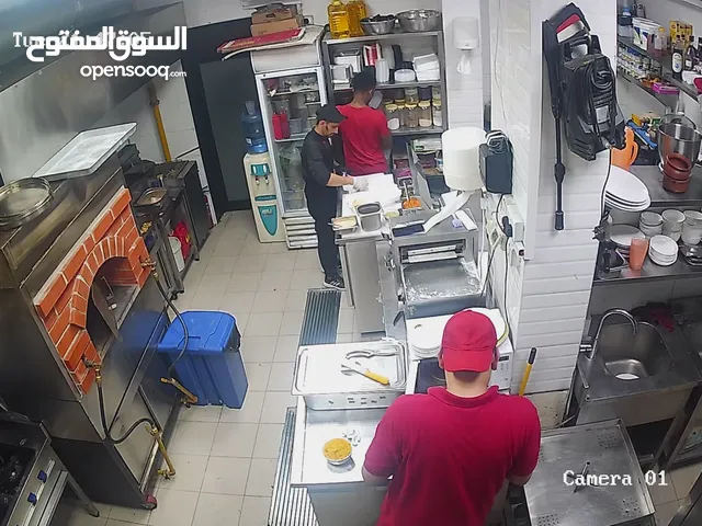 كافتيريا و مطعم للمشاركة الشارقة بجانب الميجا مول