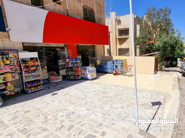 محل سوبر ماركت و عروض للبيع (خلو) في طبربور بابين مساحة 120متر 70 متر داخلي و 50 متر ساحة خارجية
