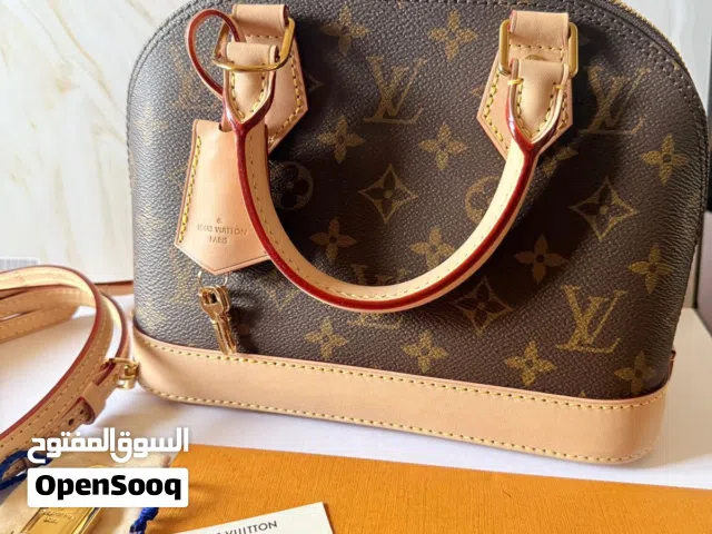 Louis Vuitton – شنطة نسائية شبه جديدة (Alma BB)