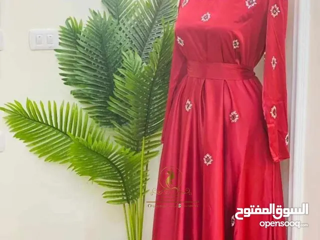 فستان سهرة مرصع