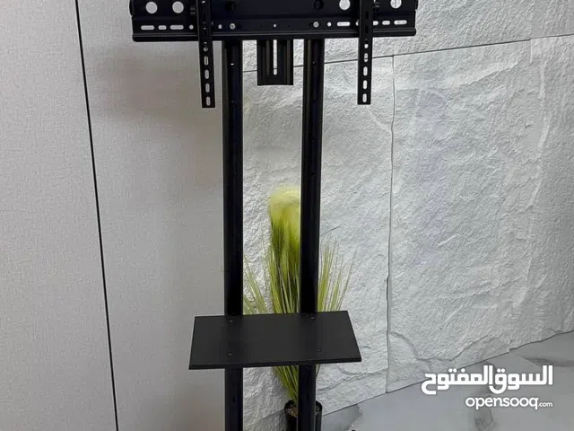 ستاند التلفاز المتحرك 32-75 بوصة  يتحمل وزن 50 كيلو   يحمل شاشة من قياس 32-75 بوصة   يجمع بين