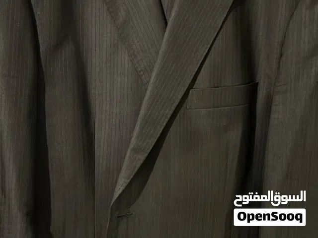بدلة Boss رسمية شبه جديدة للبيع XL
