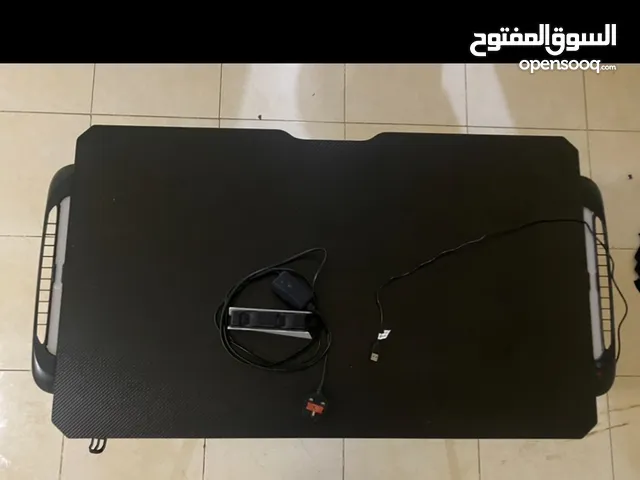 طاولة قيمنق نظيفة مدة الاستعمال خفيفه اقرأ الوصف تحت