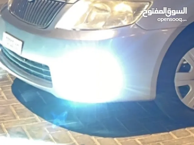 سبوت لايت ثنائي اللون متوفر للسيارات: أبيض LED وكريم LED (قوة عالية جداً)!!