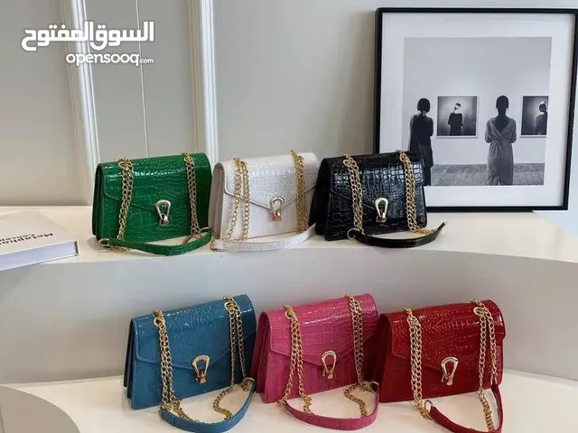 لكل عشاق الذوق الراقي والجودة العالية... جبنالكم تشكيلة حقائب مميزة مختارة بعناية لتكمل أناقتكم!