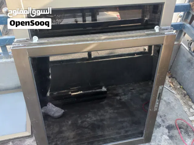 شبابيك المنيوم بحال الوكاله مستعمل مع جميع الاكسسوارات متوفر جميع المقاسات