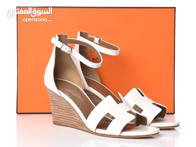 White wedge sandals 37