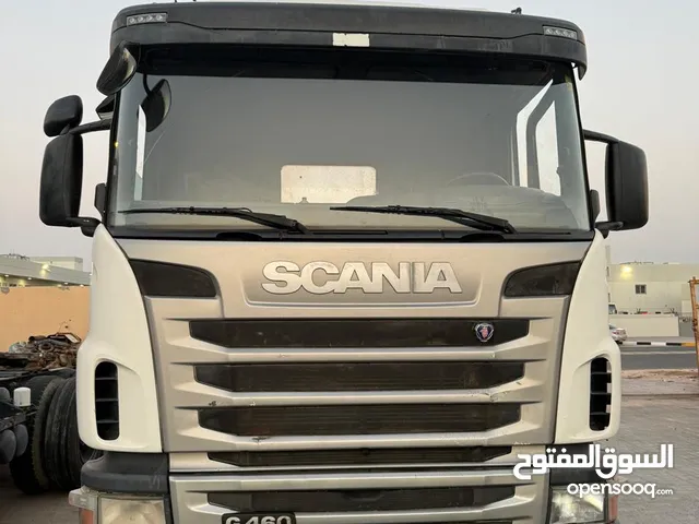 Tractor Unit Scania 2015 in Sharjah