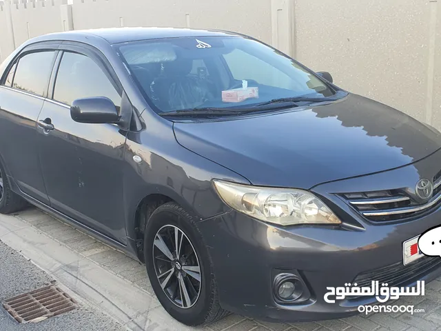 Toyota Corolla 2012 well maintained 1.8L New passing insurance New alloyweels New tyres.