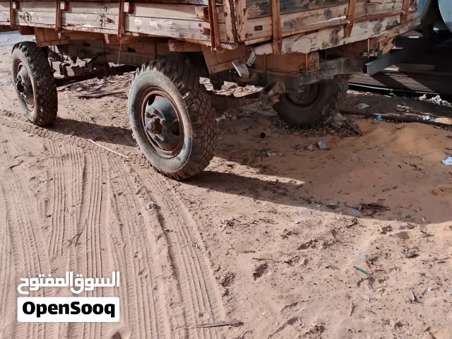 مقطورة جر رباعية (ريمورك) للبيع – 4×2 متر – قوية ومناسبة للنقل والزراعة
