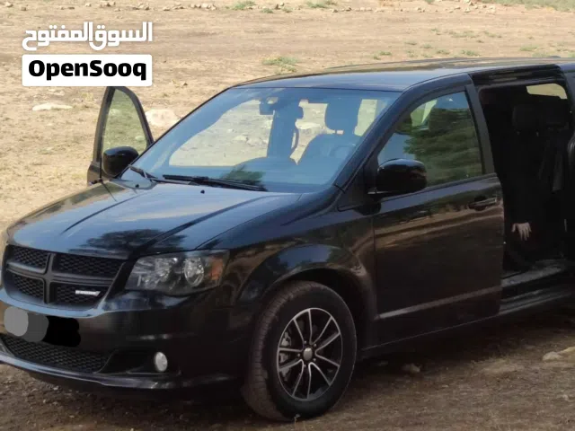 دودج دوج جراند كرفان 2018للبيع جي تي فول مواصفات لون اسود باسمي رقم دولي انجليزي