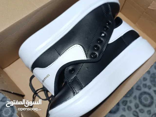 موديل Alexander الجودة شعبية و متوفر كمية و متوفر شحن جميع أنحاء تركيا و سعر الجوز 175 ليرة