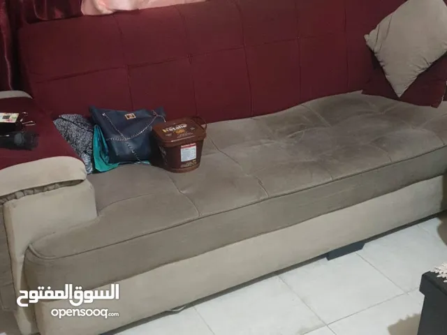 كنباية للبيع وخزانة بلاستيك كبيرة