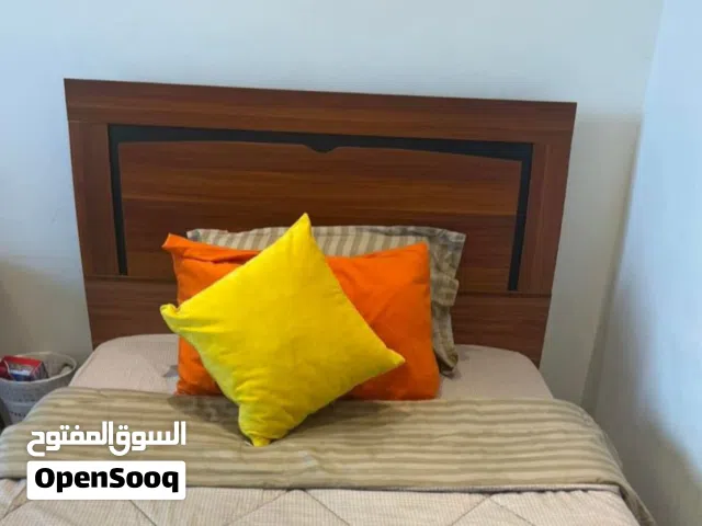 2سرير بحالة ممتازة