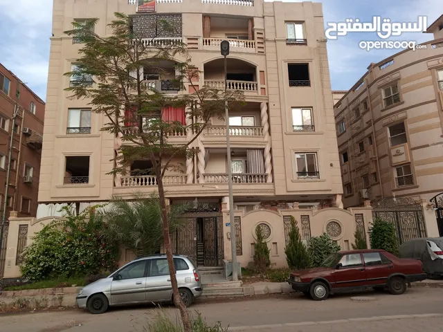 600 m2 4 Bedrooms Apartments for Sale in Giza 6th of October