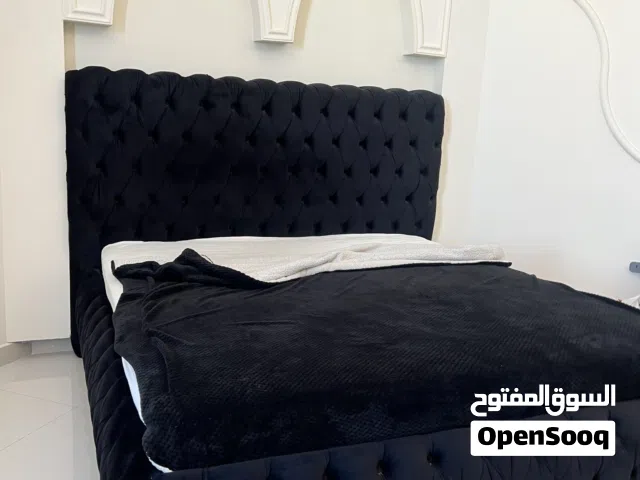 سرير كنق مقاس 180 بقماش مخمل