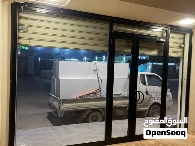 باب المنيوم اسود نظييف