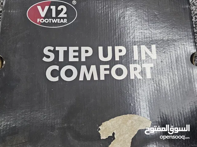 حداء جديد غير مستعمل ابدا  للتوصل اوالاستفسار على السعر   الاتصال على الرقم