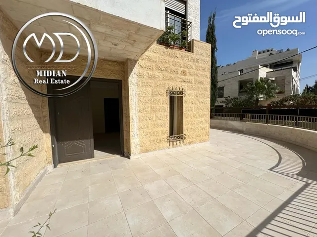 شقة ارضية فارغة للايجار جبل عمان مساحة 320م مع ترس و حديقة 250م تشطيب سوبر ديلوكس