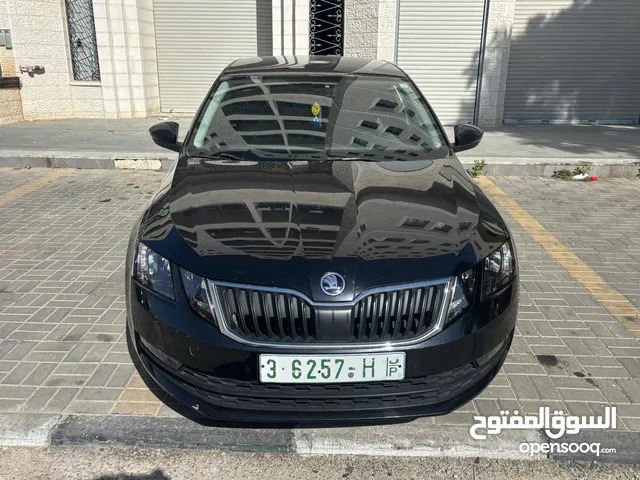 سكودا اوكتافيا 2018 صالون للبيع