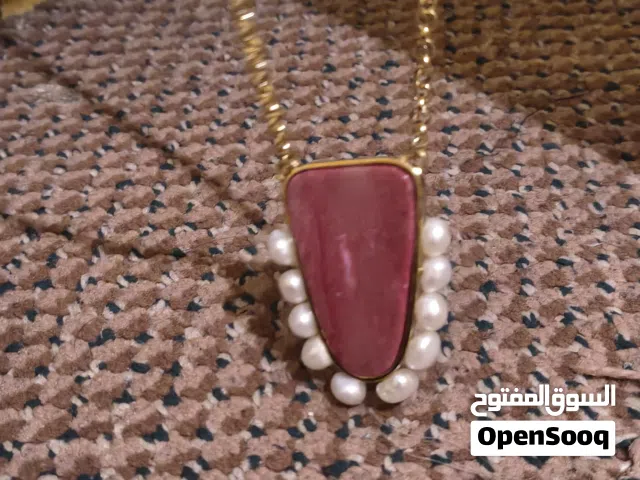 سلاسل نسائي ماركة بارفوا