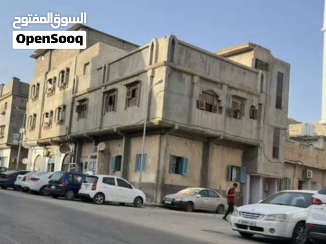 منزل سكني تجاري ، على الرئسي بواجهتين بالقرب من مستشفي الحوادث ابو سليم