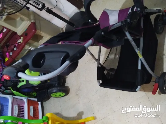عربايه اطفال وكراجه وطاوله بلياردو اطفال بحاله جيده جدآ بسعر مغري للتواصل