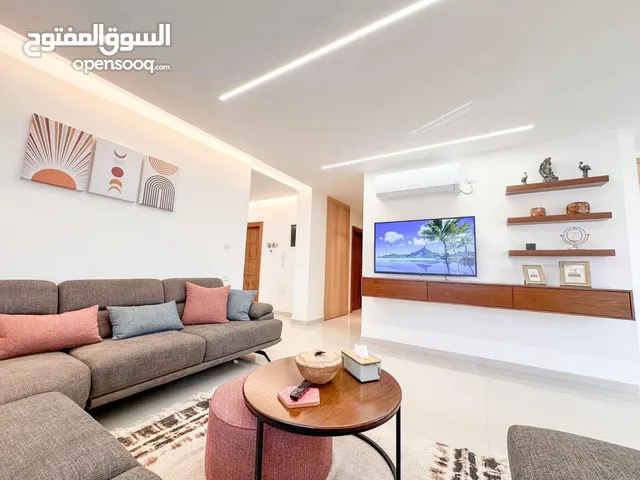 شقة مفروشة فاخرة للإيجار – قلب رام الله