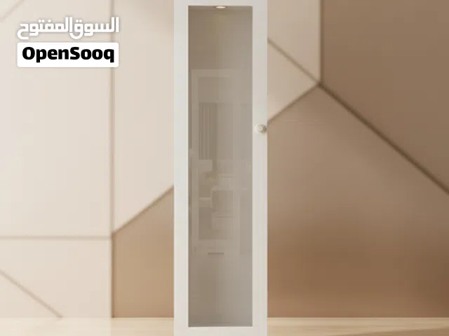 خزانة عرض زجاجية بيضاء أنيقة بتصميم نحيف عصري بسعر التصفيه