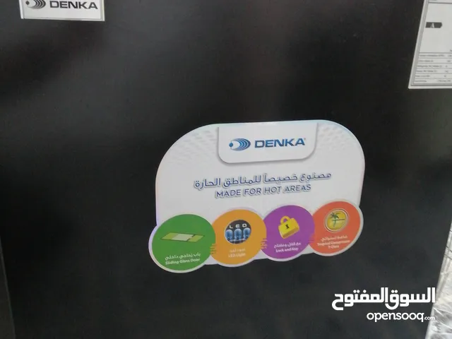 مجمدة من ماركة دينكا اليابانية الحجم 142 لتر تقريبا نفس الصوره بالضبط نظيفه والتجميد ممتاز والله