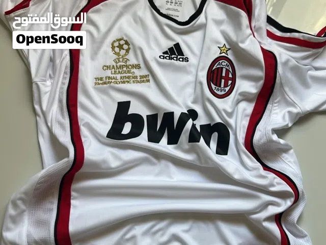 تيشيرت ايسي ميلان عام 2007 جديده يتوفر توصيل لجميع السلطنه