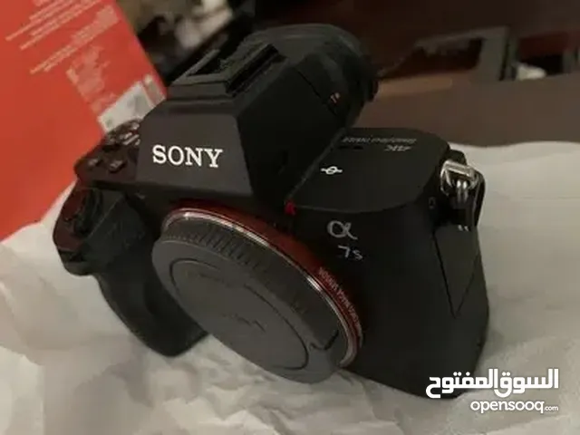 كاميرا سوني مع العدسه للبيع