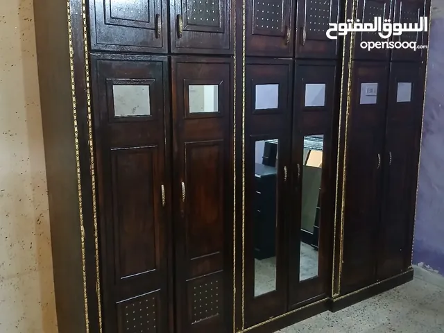 خزانة كبيرة 6 ضرفات طابقين خشب لاتيه بالكامل مش ناقصها شي دهان جديد و فصالات و ايدين كلو جديد