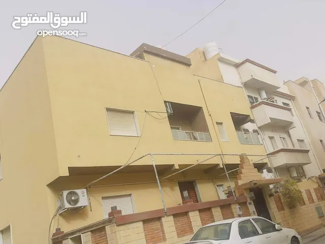 200 m2 5 Bedrooms Townhouse for Sale in Tripoli Bab Al-Azizia