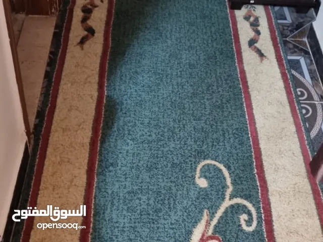 سجادة ممر طول تلاتة متر وعرض متر بحالة جيدة جدا