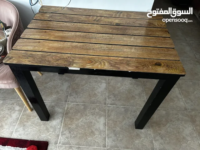 طاوله خشبيه