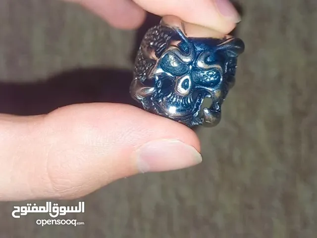 خاتم على شكل جمجمه اصلي