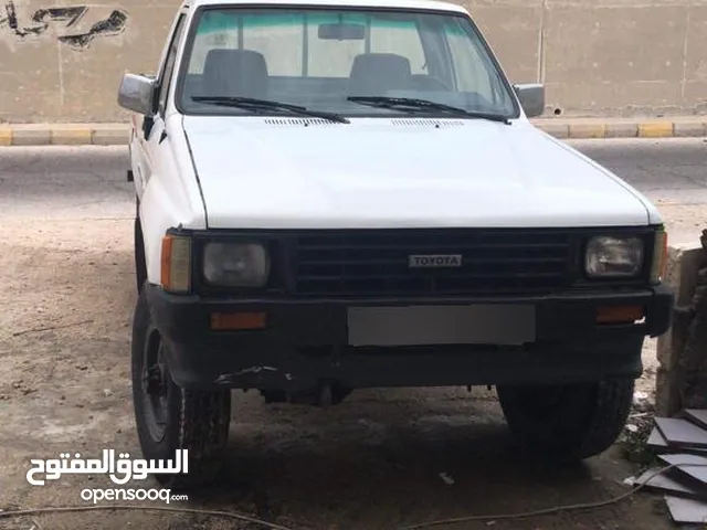 Used Toyota Hilux in Salt