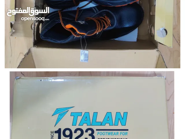 new safety shoe 44size Italian with box