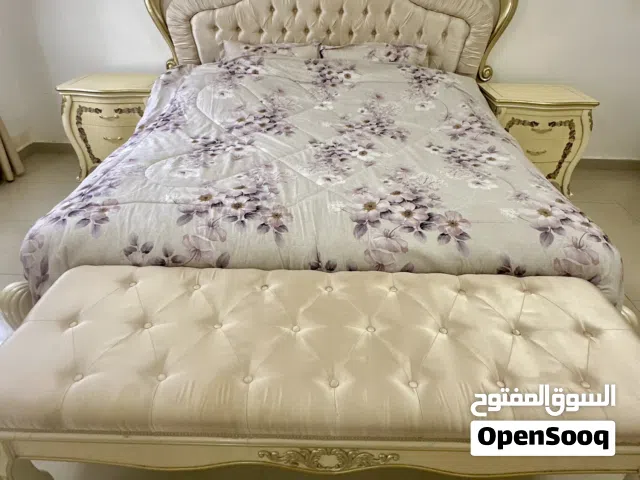 طقم غرفة كامل ملكي للبيع ..
