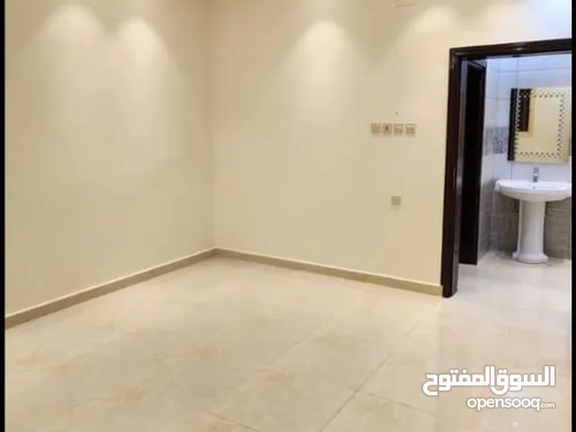 شقة للإيجار في مكة المكرمة  حي بطحاء قريش   5 غرف  3دورات مياه  مطبخ  مكيفات  صاله