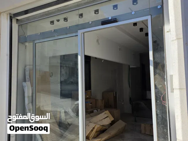محل للايجار مجهز تجهيزات مطعم
