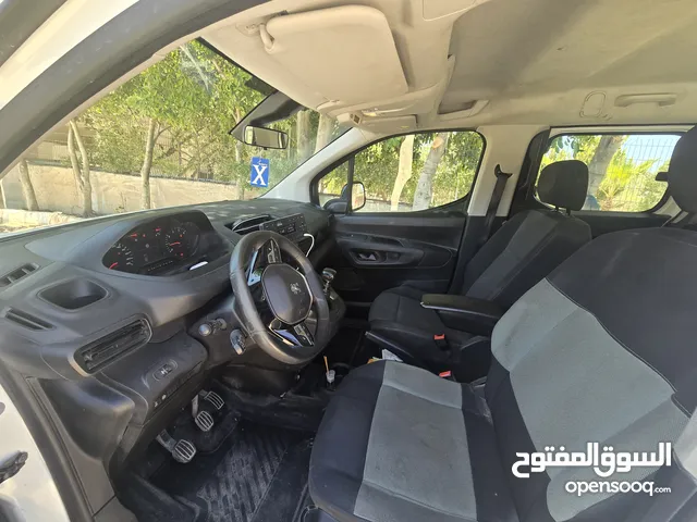 بيجو ريفتر 2022 للبيع