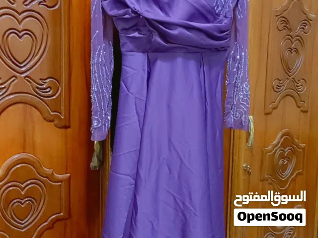 فستان نظيف مستعمل مره واحده قياس 40