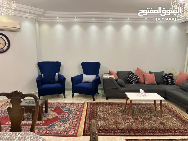 220 m2 3 Bedrooms Apartments for Rent in Cairo El-Zahraa