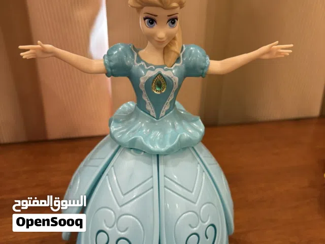 Frozen dancing and singing figurine