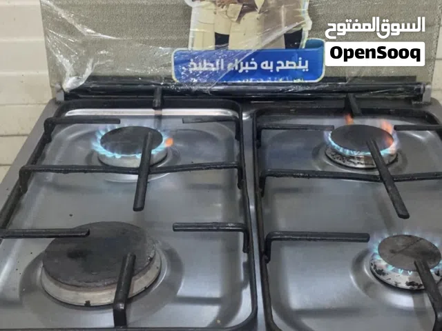 غاز 4 عيون مع فرن وشواية بحالة ممتازة نوع مصري