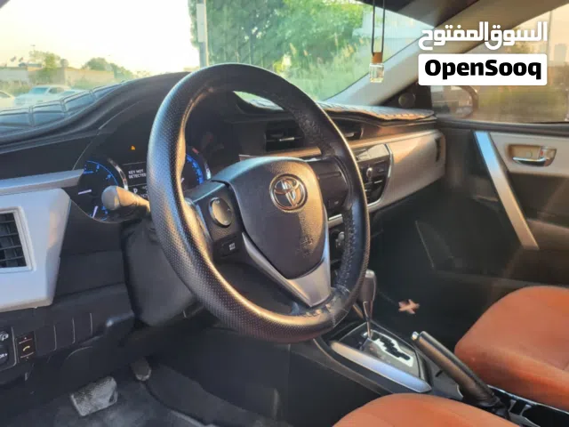 Toyota Corolla 2.0 V4 2015 174,000 kms GCC SE+ Cruise Controls,  Push Start, Premium Alloy wheels, F